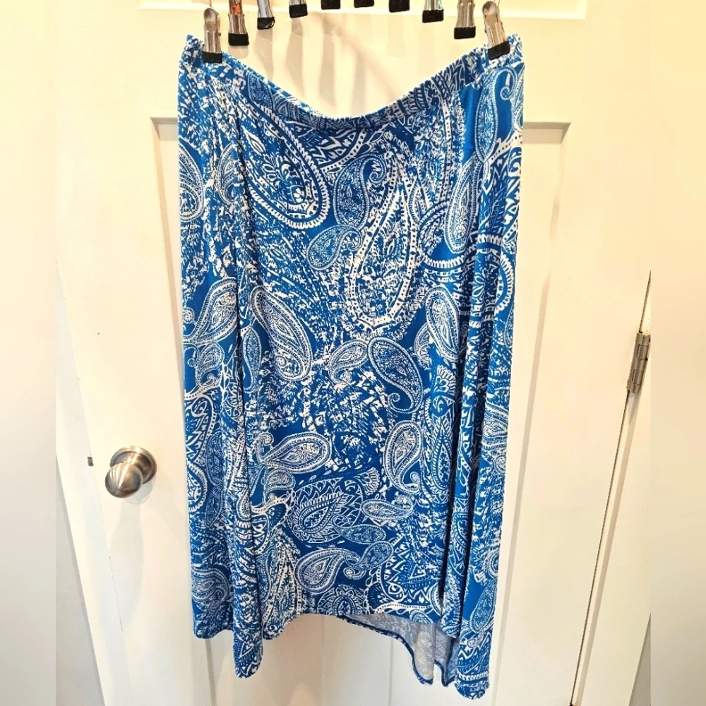 Chico’s Blue White Paisley Midi Skirt Size 2 L Stretch Pull-On Travel Friendly